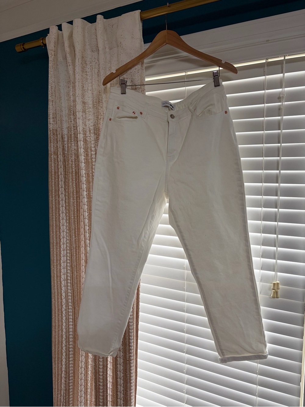 Fashion Nova White Straight-Leg Women’s Jeans